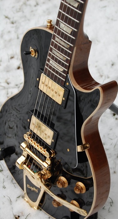 Black Nitro Les Paul