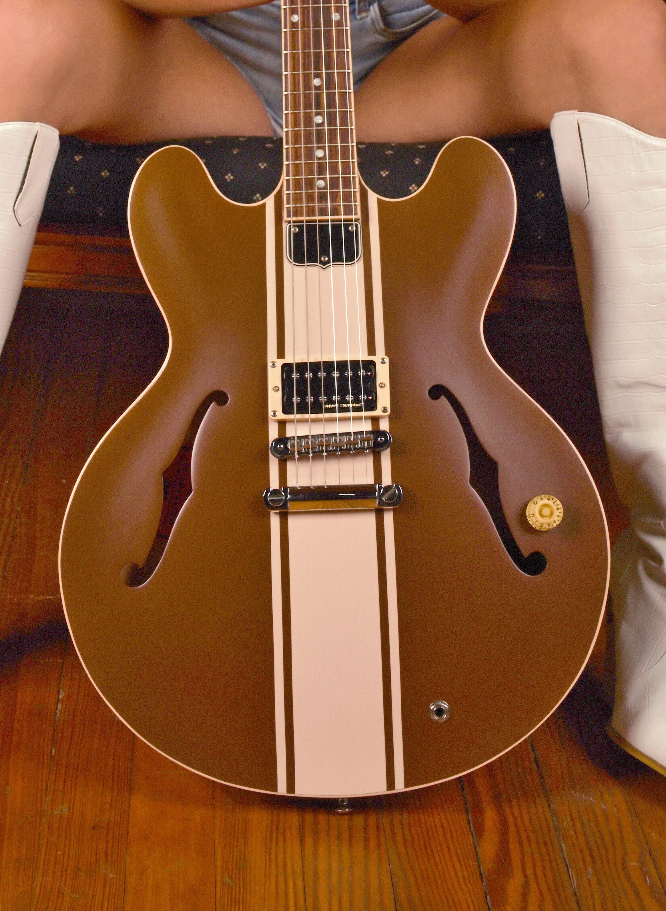 Tom DeLonge Gibson ES-335 (brown detail) — replica guitar by Guitar Guru LLC